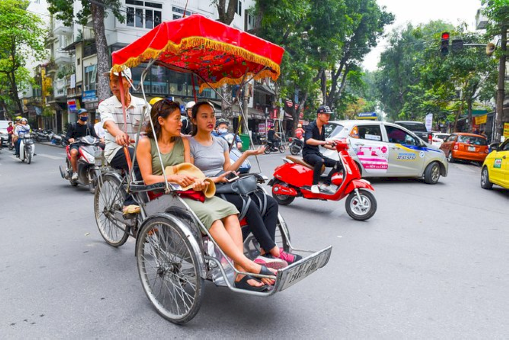 A cyclo providing a charming experience for tourists